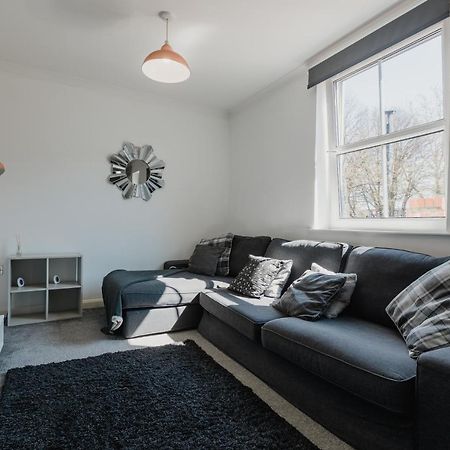 Hullidays - Theatre Side Apartment - Refurbished 2023 Kingston upon Hull Exterior foto